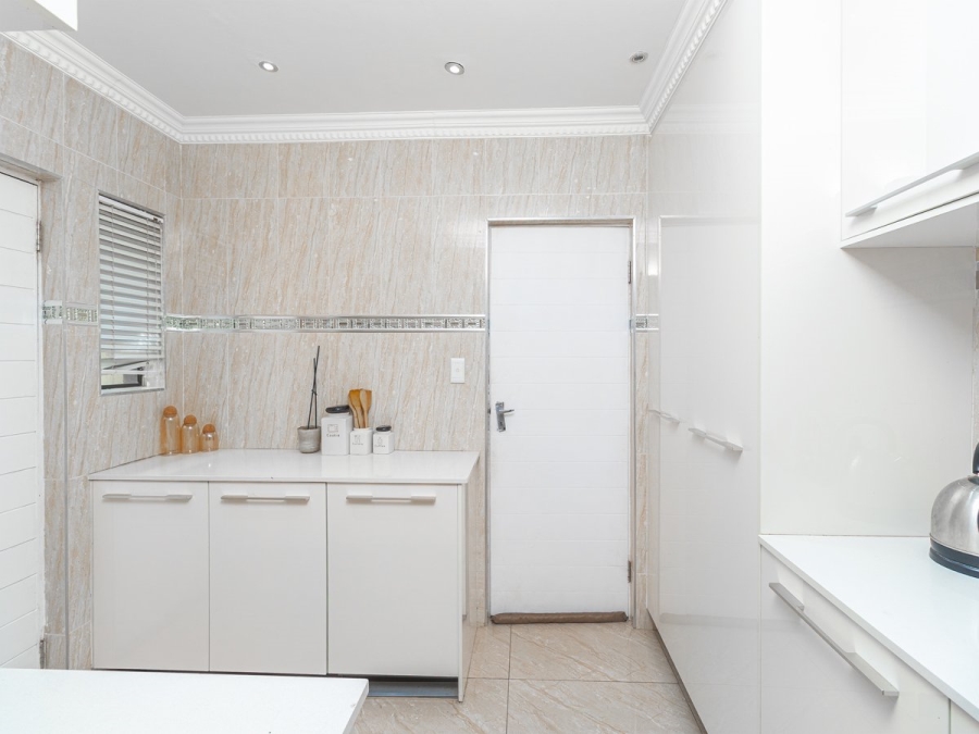 4 Bedroom Property for Sale in Xanadu North West